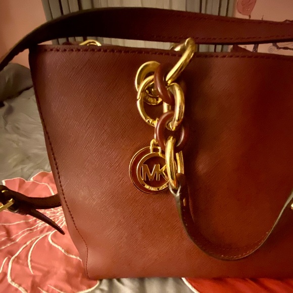 Michael Kors Medium Burgundy Selma Bag - Picture 2 of 8